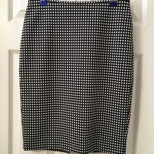 Black/white pencil skirt